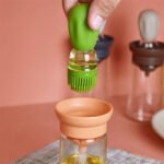 Versatile Oil Dispenser with Brush – Perfect for applying oil to pans, grills, and baking trays