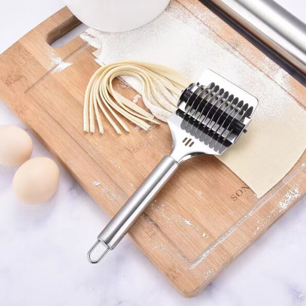 Noodle Cutter - Essential for homemade pasta enthusiasts