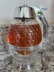 Honey Dispenser with Beehive Design | Drip-Free & Durable