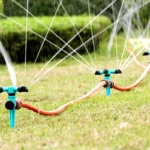 360° Rotating Lawn Sprinkler for Kids’ Play Areas and Safe Irrigation