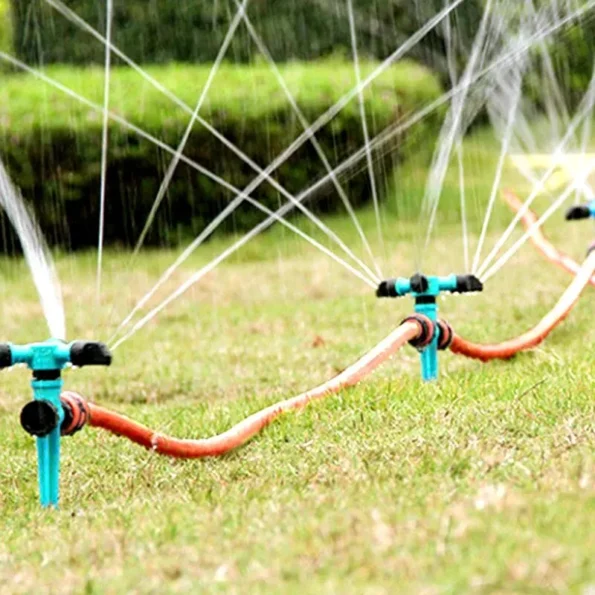 360° rotating lawn sprinkler for summer heat and drought protection, ensuring lawns stay hydrated and resilient during dry spells